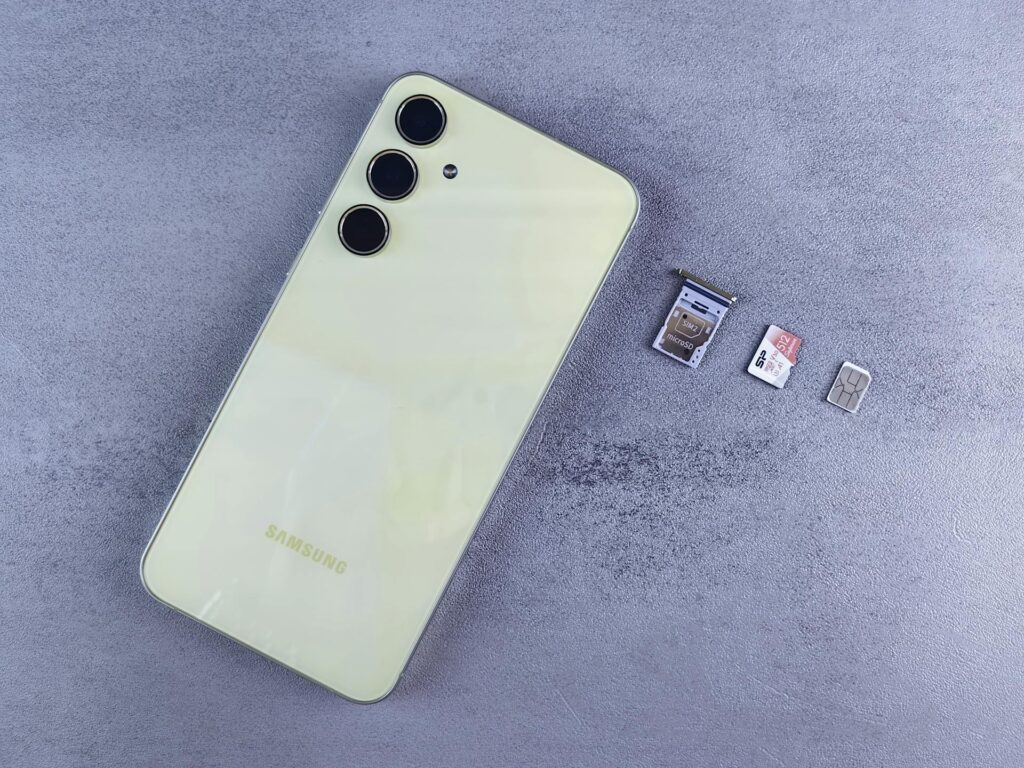 téléphone avec une carte SIM